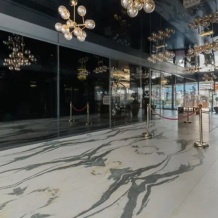 With Sea View & Pool Acces דירה