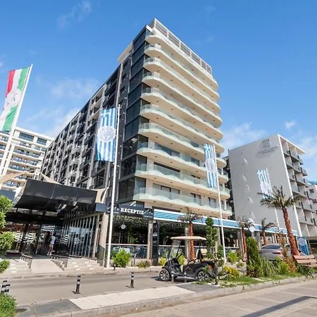 With Sea View & Pool Acces דירה *